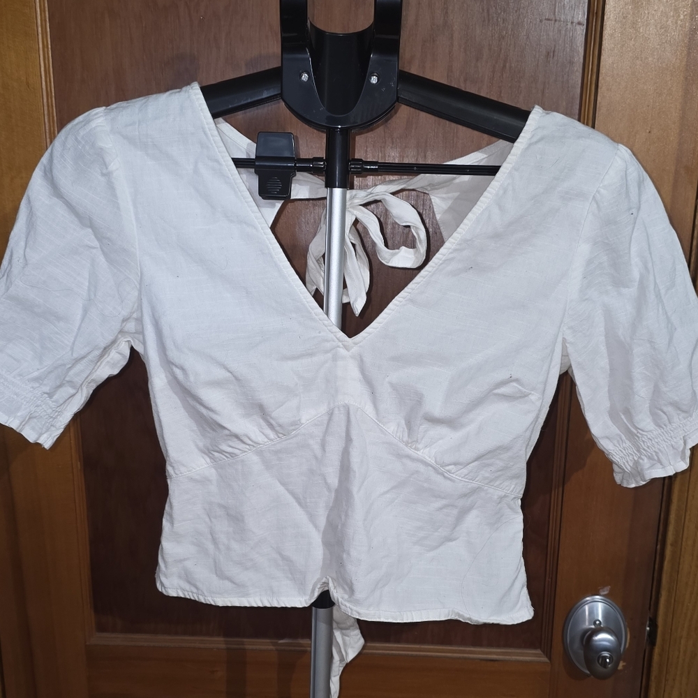 Abercrombie & Fitch White Tie-Back Top